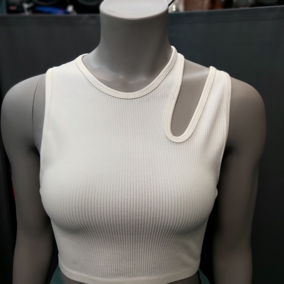 Forever 21 Cropped Ribbed Tank Top - Picture 9 of 9
